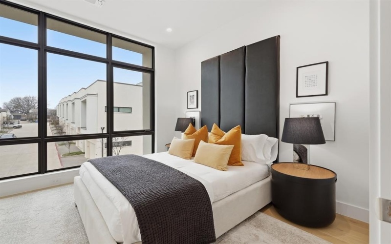 610 N Oak Cliff Boulevard #302, Dallas, TX 75208, 3 Bedrooms Bedrooms, ,3 BathroomsBathrooms,Residential,For Sale,610 N Oak Cliff Boulevard,0,21179062