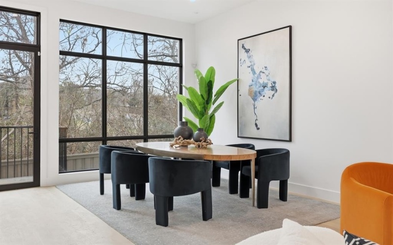 610 N Oak Cliff Boulevard #302, Dallas, TX 75208, 3 Bedrooms Bedrooms, ,3 BathroomsBathrooms,Residential,For Sale,610 N Oak Cliff Boulevard,0,21179062