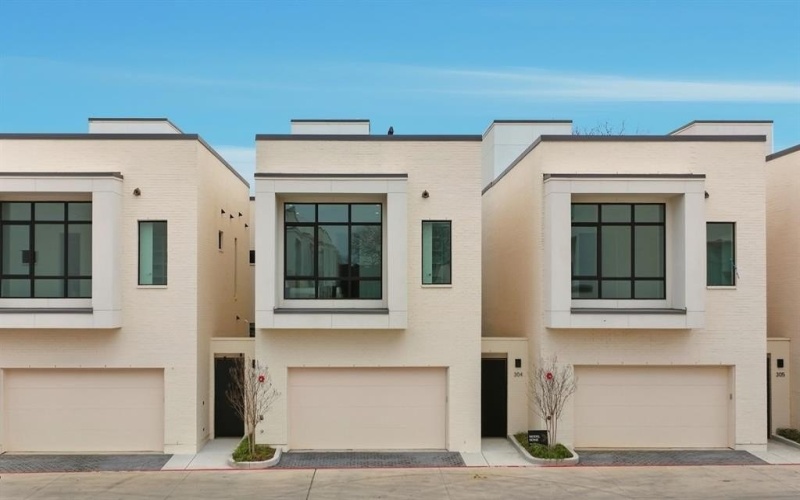 610 N Oak Cliff Boulevard #302, Dallas, TX 75208, 3 Bedrooms Bedrooms, ,3 BathroomsBathrooms,Residential,For Sale,610 N Oak Cliff Boulevard,0,21179062