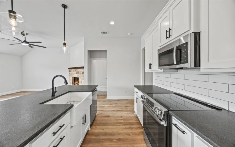 1400 Oak Valley, Denton, TX 76209, 4 Habitaciones Habitaciones , ,2 BañosBaños,Residential,En Venta,1400 Oak Valley,0,21179134