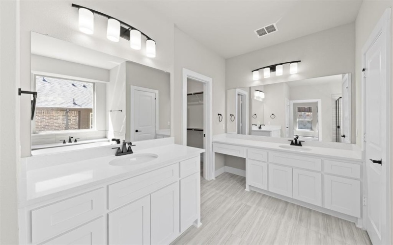 711 S Stearman Lane, Fate, TX 75087, 4 Bedrooms Bedrooms, ,5 BathroomsBathrooms,Residential,For Sale,711 S Stearman Lane,0,20569458