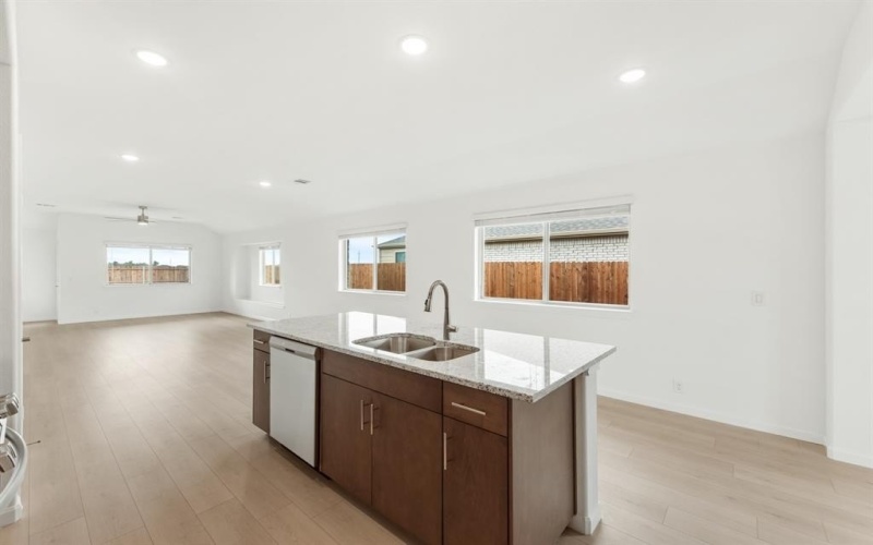 212 Eagle View Lane, Commerce, TX 75428, 3 Habitaciones Habitaciones , ,2 BañosBaños,Residential,En Venta,212 Eagle View Lane,20569572