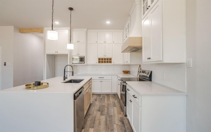 1406 Dorado Drive, Granbury, TX 76048, 3 Habitaciones Habitaciones , ,2 BañosBaños,Residential,En Venta,1406 Dorado Drive,0,21179335