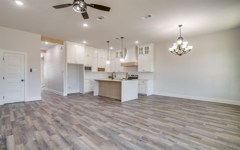 1406 Dorado Drive, Granbury, TX 76048, 3 Habitaciones Habitaciones , ,2 BañosBaños,Residential,En Venta,1406 Dorado Drive,0,21179335