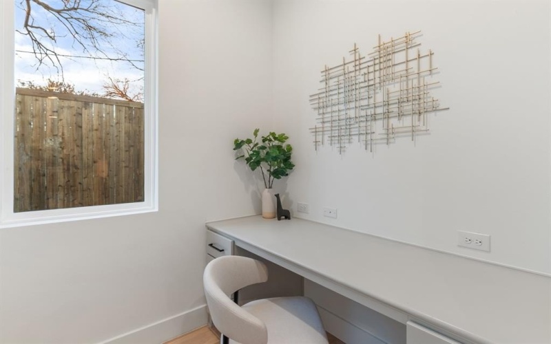 420 Hambrick Road, Dallas, TX 75218, 4 Bedrooms Bedrooms, ,5 BathroomsBathrooms,Residential,For Sale,420 Hambrick Road,0,21180060