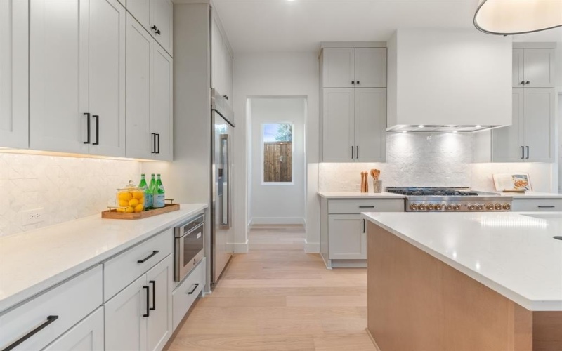 420 Hambrick Road, Dallas, TX 75218, 4 Bedrooms Bedrooms, ,5 BathroomsBathrooms,Residential,For Sale,420 Hambrick Road,0,21180060