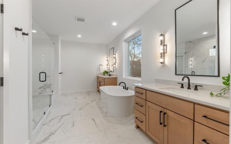 420 Hambrick Road, Dallas, TX 75218, 4 Bedrooms Bedrooms, ,5 BathroomsBathrooms,Residential,For Sale,420 Hambrick Road,0,21180060