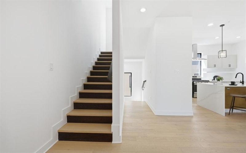 4635 Manett Street #102, Dallas, TX 75204, 2 Habitaciones Habitaciones , ,2 BañosBaños,Residential,En Venta,4635 Manett Street,0,21180177