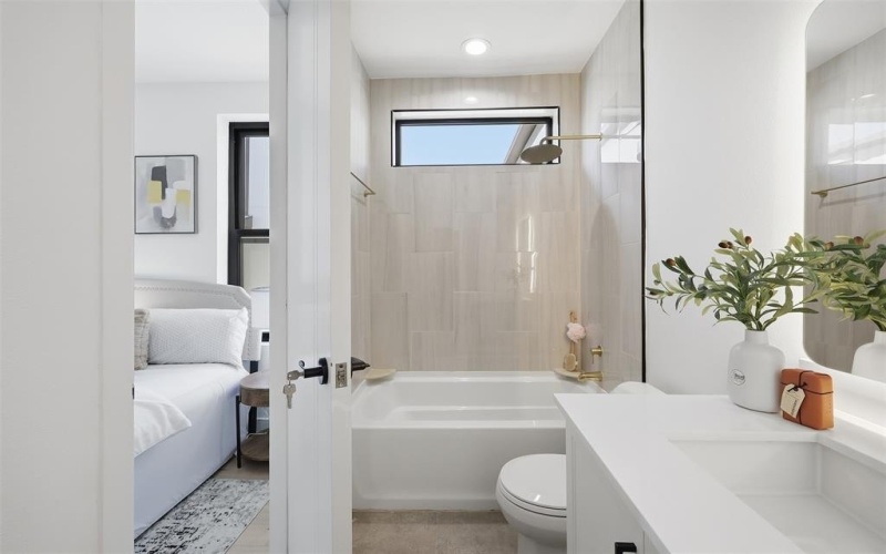 4635 Manett Street #102, Dallas, TX 75204, 2 Habitaciones Habitaciones , ,2 BañosBaños,Residential,En Venta,4635 Manett Street,0,21180177