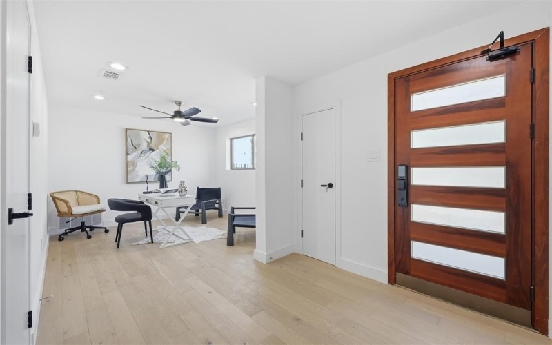 4635 Manett Street #102, Dallas, TX 75204, 2 Habitaciones Habitaciones , ,2 BañosBaños,Residential,En Venta,4635 Manett Street,0,21180177