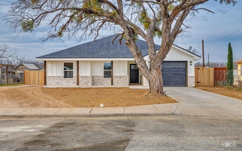 2107 Shelton St, San Angelo, TX 76901, 3 Bedrooms Bedrooms, ,2 BathroomsBathrooms,Residential,For Sale,2107 Shelton St,0,131650