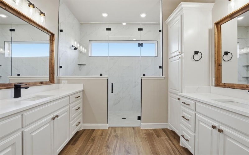 1101 Tremont Lane, Granbury, TX 76049, 3 Bedrooms Bedrooms, ,3 BathroomsBathrooms,Residential,For Sale,1101 Tremont Lane,0,21179634