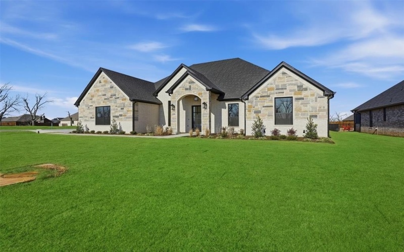 1101 Tremont Lane, Granbury, TX 76049, 3 Bedrooms Bedrooms, ,3 BathroomsBathrooms,Residential,For Sale,1101 Tremont Lane,0,21179634