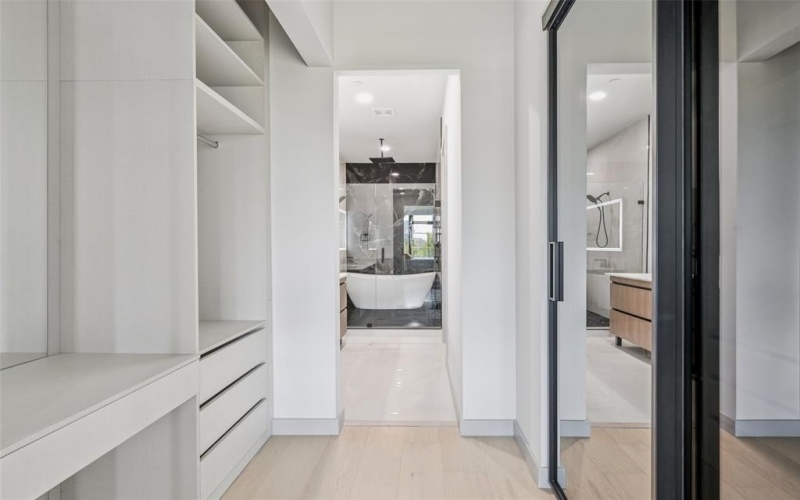 1880 Beaumont Street, Dallas, TX 75215, 4 Bedrooms Bedrooms, ,5 BathroomsBathrooms,Residential,For Sale,1880 Beaumont Street,0,21180280