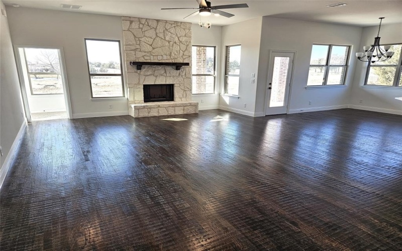 385 Willie's Court, Whitesboro, TX 76273, 6 Habitaciones Habitaciones , ,3 BañosBaños,Residential,En Venta,385 Willie's Court,0,21180438