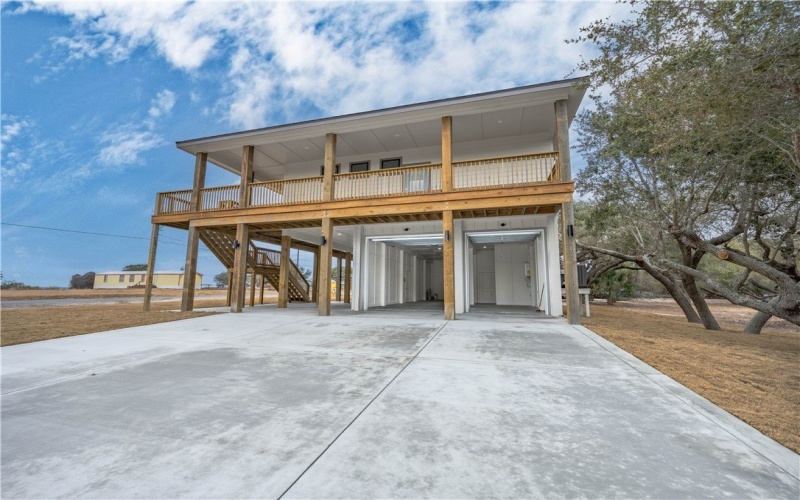 151 Front St, Rockport, TX 78382, 3 Bedrooms Bedrooms, ,2 BathroomsBathrooms,Residential,For Sale,151 Front St,0,471623