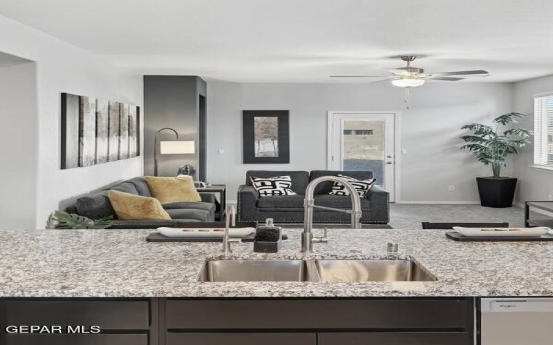 15161 Resolve Drive, El Paso, TX 79938, 3 Habitaciones Habitaciones , ,1 BañoBaños,Residential,En Venta,15161 Resolve Drive,0,938232