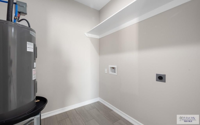 709 FOSTER LN, BROWNSVILLE, TX 78521, 4 Habitaciones Habitaciones , ,2 BañosBaños,Residential,En Venta,709 FOSTER LN,0,29770064