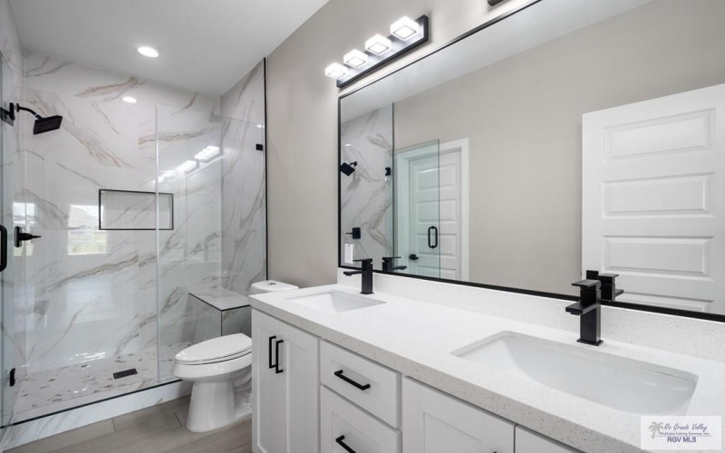 709 FOSTER LN, BROWNSVILLE, TX 78521, 4 Habitaciones Habitaciones , ,2 BañosBaños,Residential,En Venta,709 FOSTER LN,0,29770064