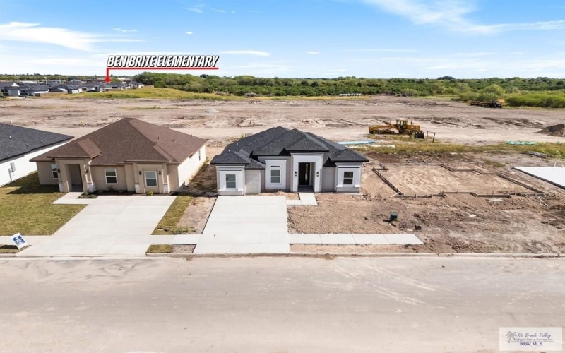 709 FOSTER LN, BROWNSVILLE, TX 78521, 4 Habitaciones Habitaciones , ,2 BañosBaños,Residential,En Venta,709 FOSTER LN,0,29770064