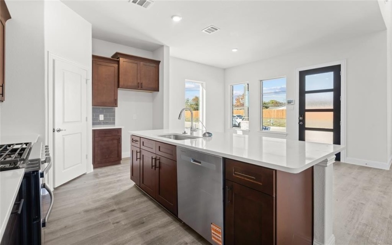 725 Oakridge Trail, Richardson, TX 75080, 4 Habitaciones Habitaciones , ,3 BañosBaños,Residential,En Venta,725 Oakridge Trail,0,21180673