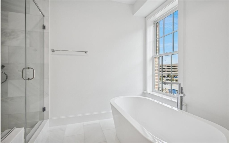 4070 Oak Circle, Addison, TX 75001, 4 Habitaciones Habitaciones , ,5 BañosBaños,Residential,En Venta,4070 Oak Circle,0,21180794