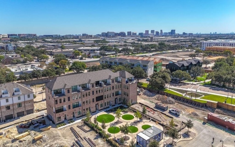 4070 Oak Circle, Addison, TX 75001, 4 Habitaciones Habitaciones , ,5 BañosBaños,Residential,En Venta,4070 Oak Circle,0,21180794