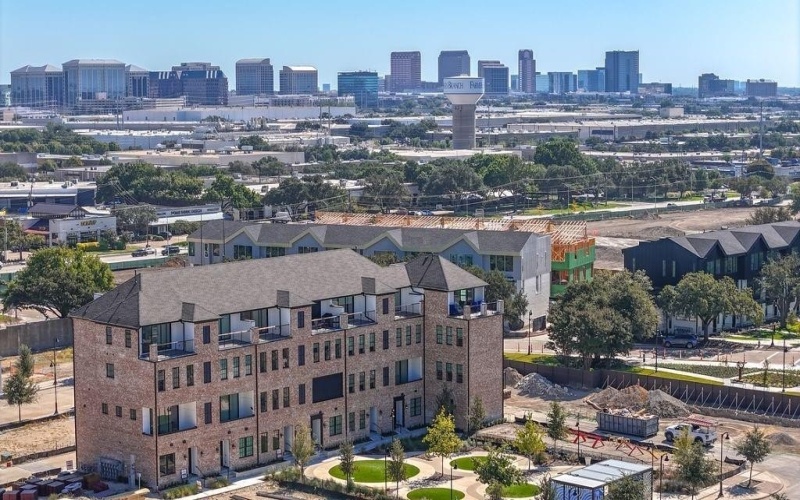 4070 Oak Circle, Addison, TX 75001, 4 Habitaciones Habitaciones , ,5 BañosBaños,Residential,En Venta,4070 Oak Circle,0,21180794