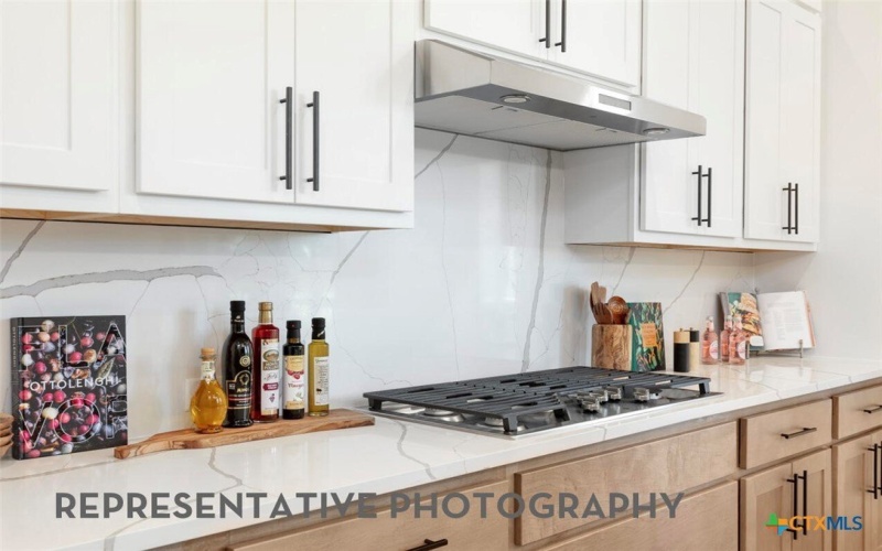 247 White Oak, Castroville, TX 78009, 4 Bedrooms Bedrooms, ,5 BathroomsBathrooms,Residential,For Sale,247 White Oak,0,604676