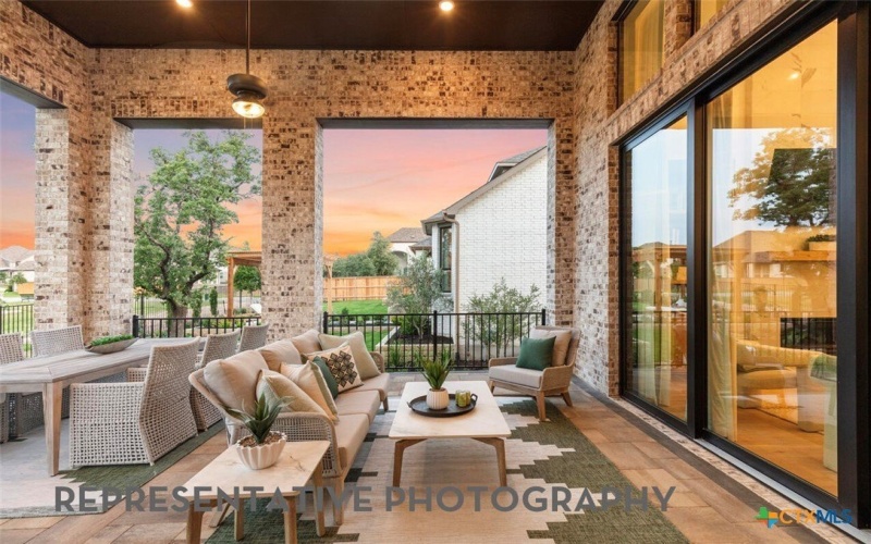 247 White Oak, Castroville, TX 78009, 4 Bedrooms Bedrooms, ,5 BathroomsBathrooms,Residential,For Sale,247 White Oak,0,604676