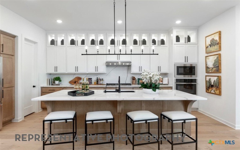 247 White Oak, Castroville, TX 78009, 4 Bedrooms Bedrooms, ,5 BathroomsBathrooms,Residential,For Sale,247 White Oak,0,604676