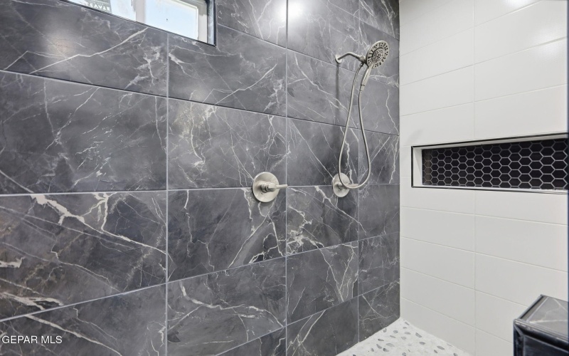 9736 Calle Cancun Street, El Paso, TX 79927, 5 Habitaciones Habitaciones , ,3 BañosBaños,Residential,En Venta,9736 Calle Cancun Street,0,938281