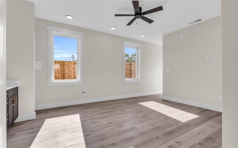 300 Cresthill Drive, Mesquite, TX 75149, 4 Bedrooms Bedrooms, ,5 BathroomsBathrooms,Residential,For Sale,300 Cresthill Drive,20576008