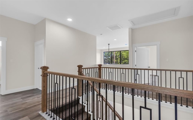 300 Cresthill Drive, Mesquite, TX 75149, 4 Bedrooms Bedrooms, ,5 BathroomsBathrooms,Residential,For Sale,300 Cresthill Drive,20576008
