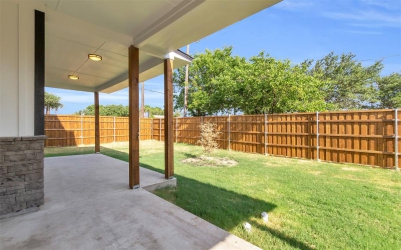 300 Cresthill Drive, Mesquite, TX 75149, 4 Bedrooms Bedrooms, ,5 BathroomsBathrooms,Residential,For Sale,300 Cresthill Drive,20576008