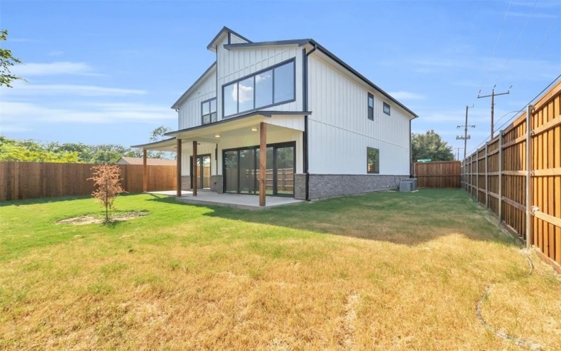 300 Cresthill Drive, Mesquite, TX 75149, 4 Bedrooms Bedrooms, ,5 BathroomsBathrooms,Residential,For Sale,300 Cresthill Drive,20576008