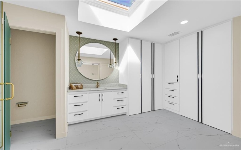 1406 S 7th Avenue, Edinburg, TX 78539, 2 Bedrooms Bedrooms, ,2 BathroomsBathrooms,Residential,For Sale,1406 S 7th Avenue,0,491276