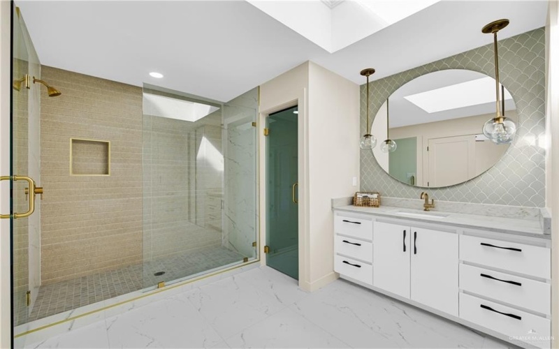 1406 S 7th Avenue, Edinburg, TX 78539, 2 Bedrooms Bedrooms, ,2 BathroomsBathrooms,Residential,For Sale,1406 S 7th Avenue,0,491276