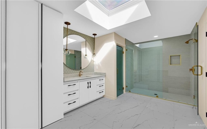 1406 S 7th Avenue, Edinburg, TX 78539, 2 Bedrooms Bedrooms, ,2 BathroomsBathrooms,Residential,For Sale,1406 S 7th Avenue,0,491276