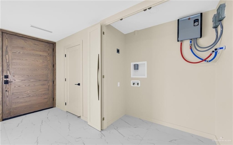 1406 S 7th Avenue, Edinburg, TX 78539, 2 Bedrooms Bedrooms, ,2 BathroomsBathrooms,Residential,For Sale,1406 S 7th Avenue,0,491276