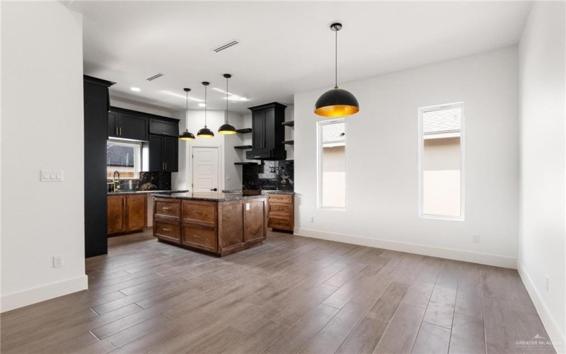 2109 Zinnia Street, Weslaco, TX 78596, 3 Habitaciones Habitaciones , ,2 BañosBaños,Residential,En Venta,2109 Zinnia Street,0,494945