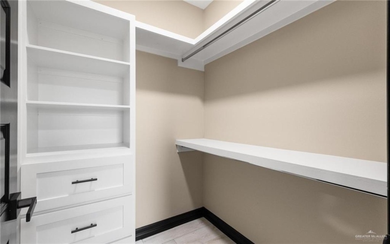 712 E Ricky Crossland, Elsa, TX 78543, 3 Bedrooms Bedrooms, ,2 BathroomsBathrooms,Residential,For Sale,712 E Ricky Crossland,0,494960