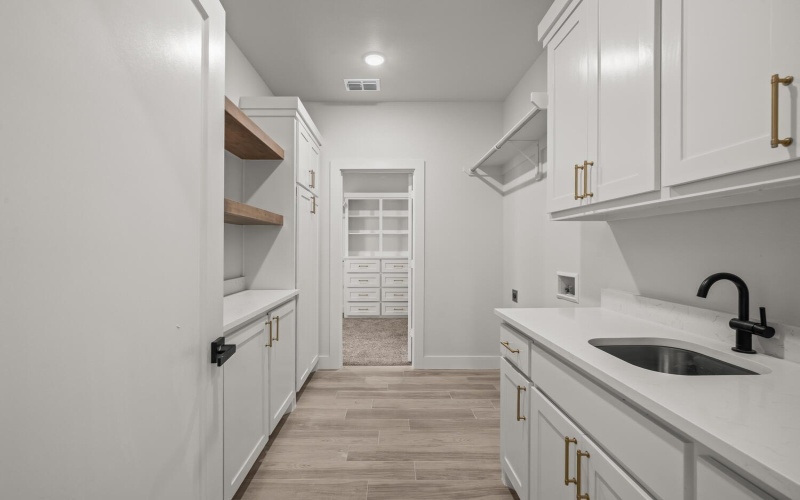 9425 County Road 5300, Shallowater, TX 79363, 3 Bedrooms Bedrooms, ,2 BathroomsBathrooms,Residential,For Sale,9425 County Road 5300,0,202602121