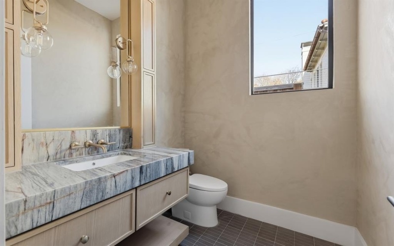 6443 Lake Circle Drive, Dallas, TX 75214, 5 Habitaciones Habitaciones , ,6 BañosBaños,Residential,En Venta,6443 Lake Circle Drive,0,21180294