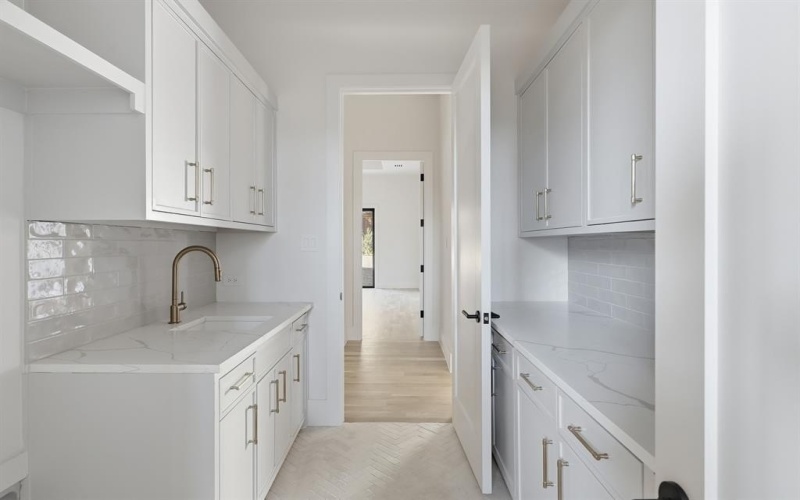 6443 Lake Circle Drive, Dallas, TX 75214, 5 Habitaciones Habitaciones , ,6 BañosBaños,Residential,En Venta,6443 Lake Circle Drive,0,21180294