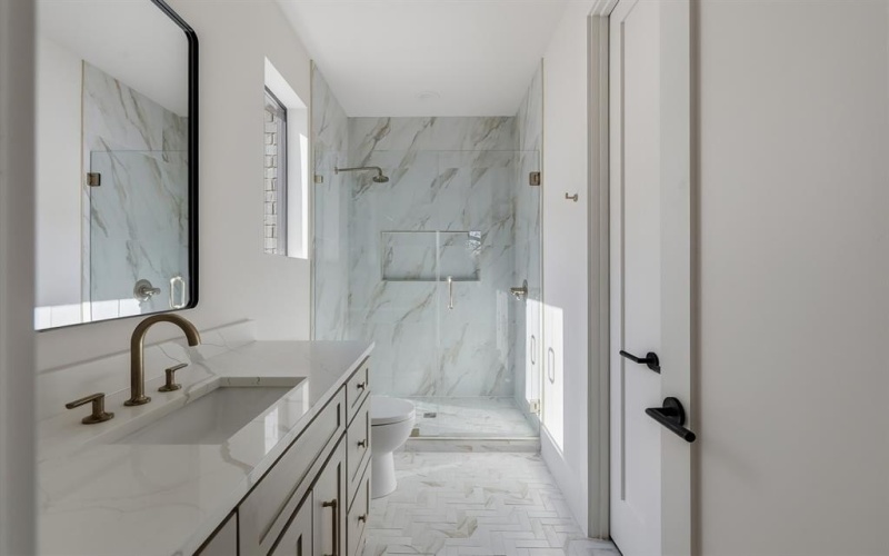 6443 Lake Circle Drive, Dallas, TX 75214, 5 Habitaciones Habitaciones , ,6 BañosBaños,Residential,En Venta,6443 Lake Circle Drive,0,21180294