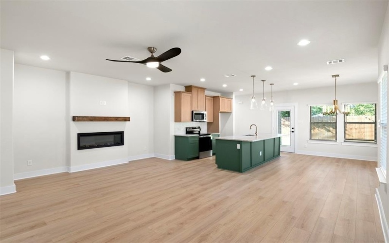 613 Escovedo Drive, Italy, TX 76651, 3 Bedrooms Bedrooms, ,2 BathroomsBathrooms,Residential,For Sale,613 Escovedo Drive,0,21180878