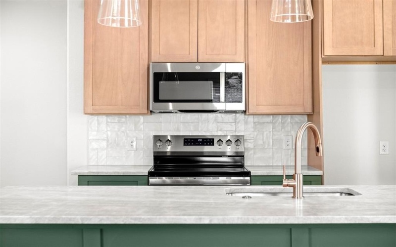 613 Escovedo Drive, Italy, TX 76651, 3 Bedrooms Bedrooms, ,2 BathroomsBathrooms,Residential,For Sale,613 Escovedo Drive,0,21180878