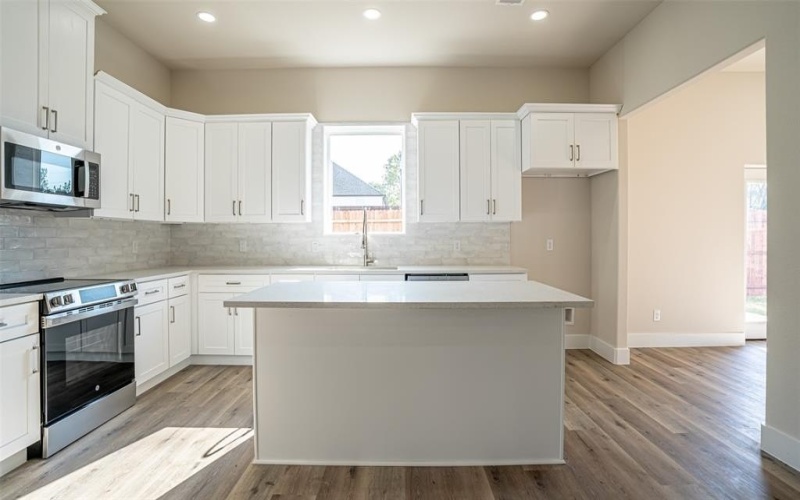 5426 Van Horn Drive, Granbury, TX 76048, 4 Bedrooms Bedrooms, ,3 BathroomsBathrooms,Residential,For Sale,5426 Van Horn Drive,0,21181083