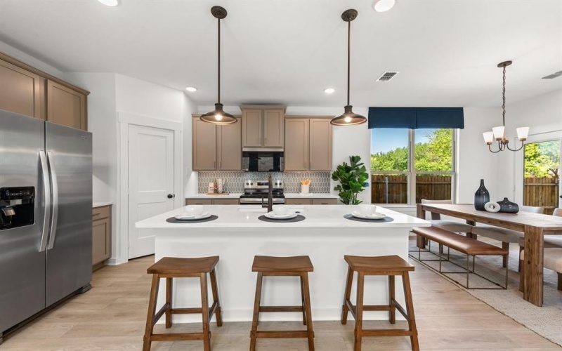 748 Hidden Feather Drive, Lavon, TX 75166, 5 Habitaciones Habitaciones , ,3 BañosBaños,Residential,En Venta,748 Hidden Feather Drive,0,21181177